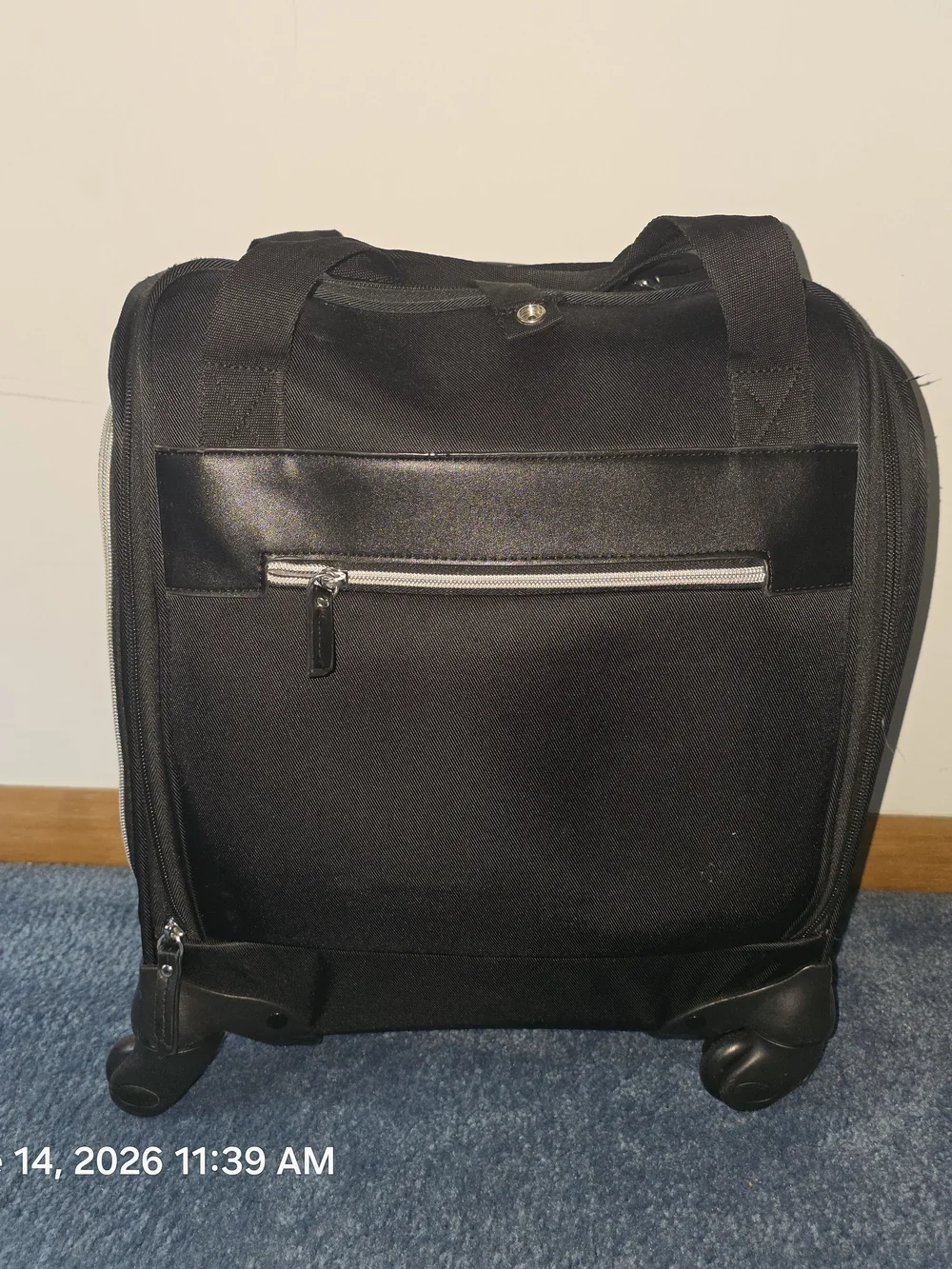 Samsonite Black Compact Rolling Travel Bag with Front and Side Zip Pocket